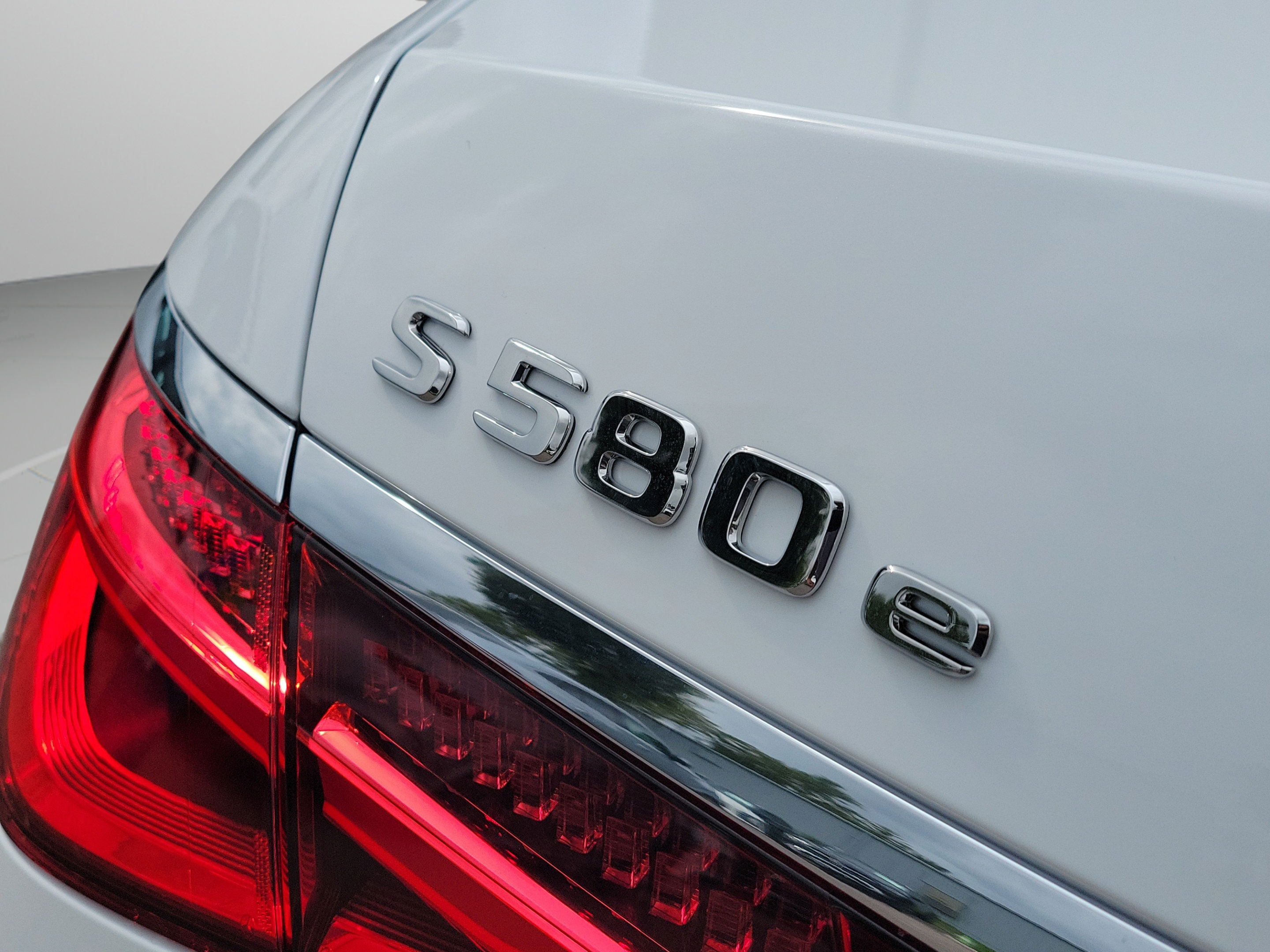 New 2026 Mercedes-Benz S 580e 4MATIC Sedan image 30
