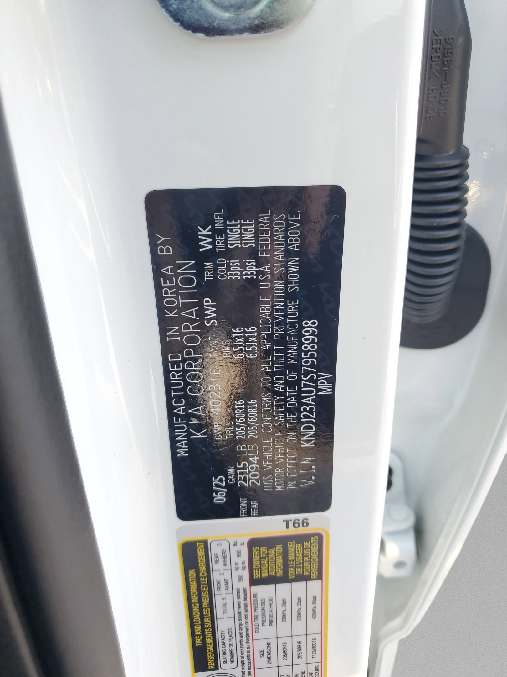 Used 2025 Kia Soul LX FWD image 18