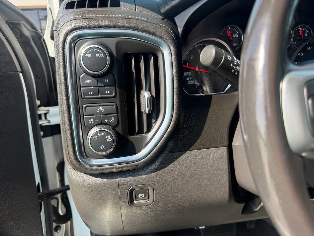 Used 2020 Chevrolet Silverado 1500 LT w/ Texas Edition AWD/4WD image 29