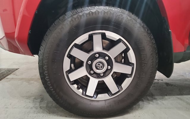 Used 2022 Toyota 4Runner TRD Off-Road Premium image 40