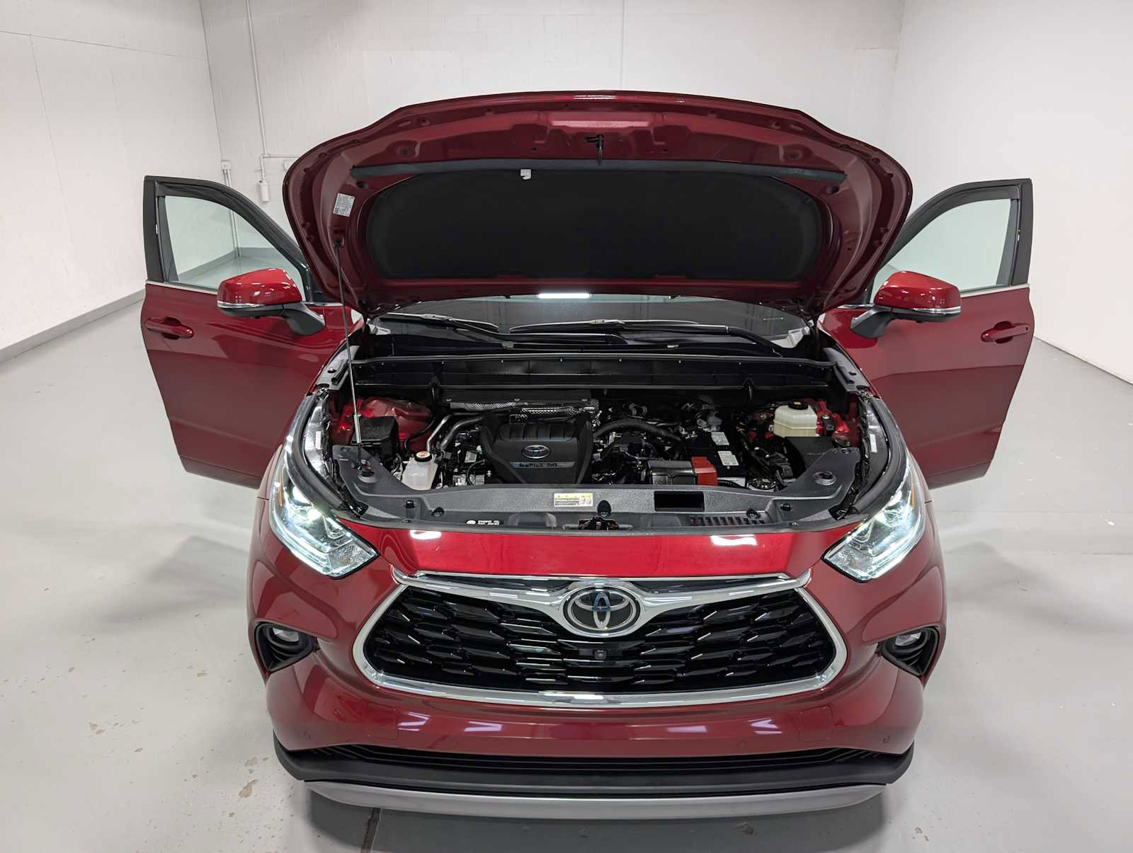 Used 2024 Toyota Highlander Platinum image 13