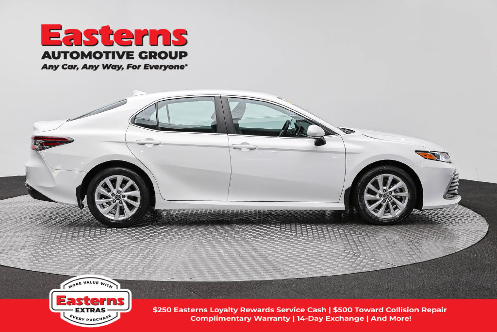 Used 2024 Toyota Camry LE FWD image 5