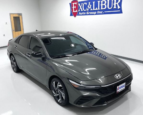 Used 2025 Hyundai Elantra Sport image 5