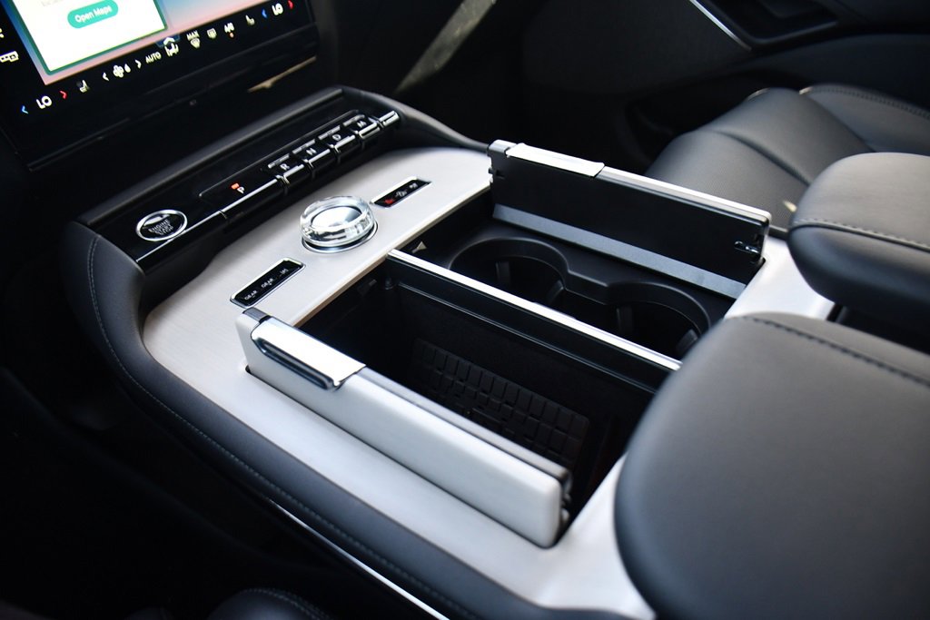 New 2025 Lincoln Navigator Reserve w/ Jet Appearance Package image 38