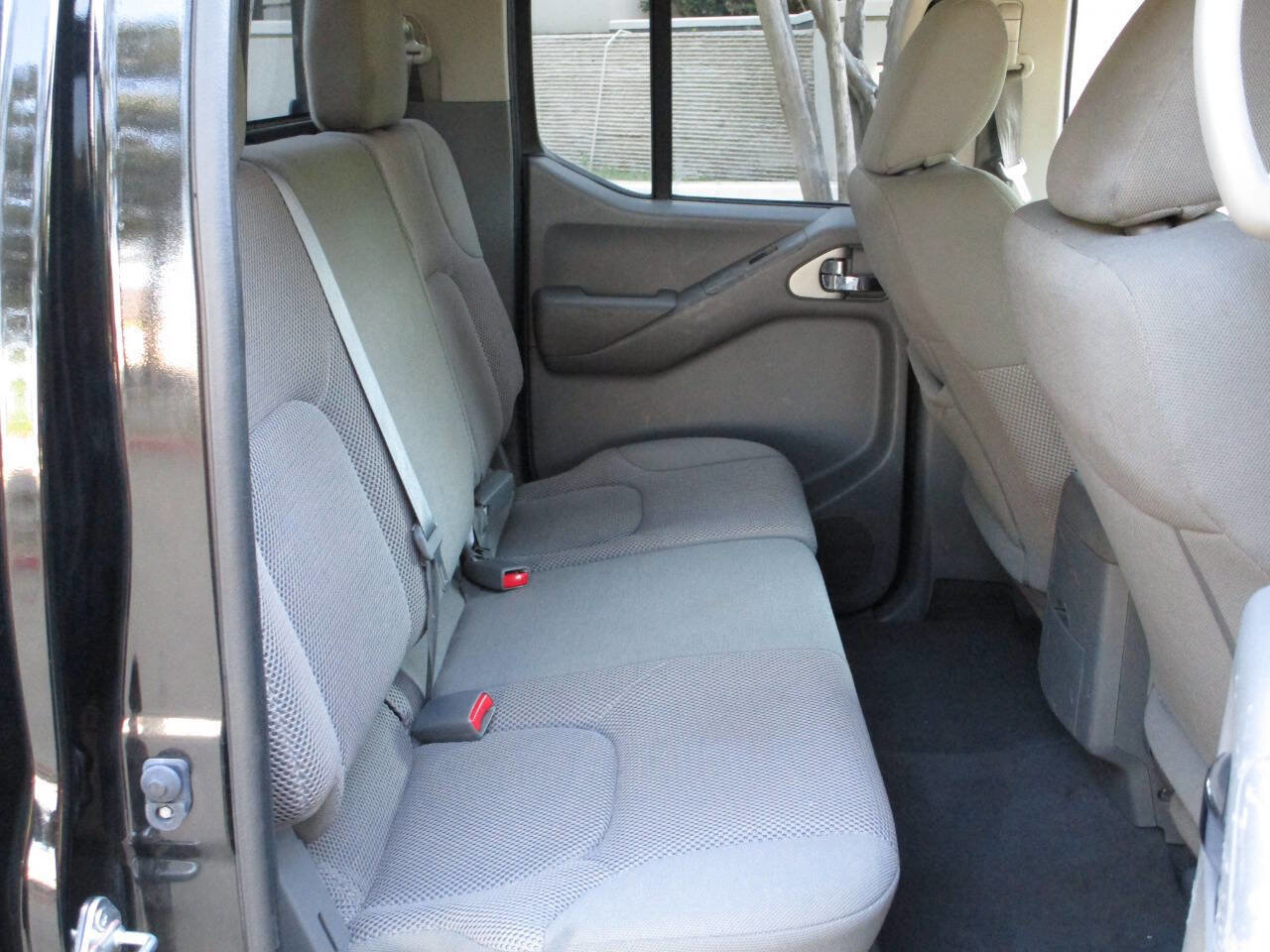 Used 2021 Nissan Frontier SV image 15