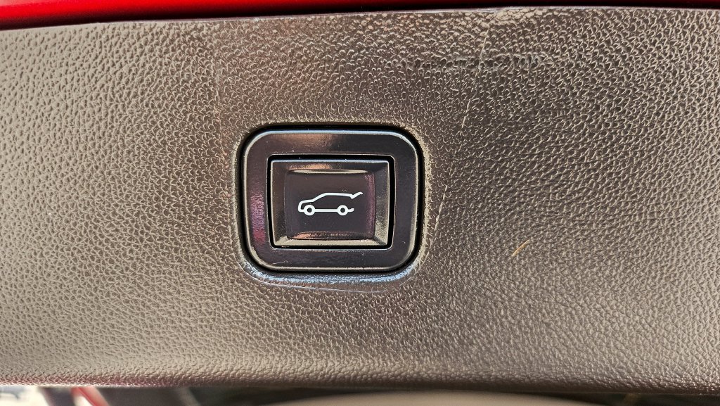 Used 2023 Chevrolet Blazer RS w/ Enhanced Convenience Package FWD image 14
