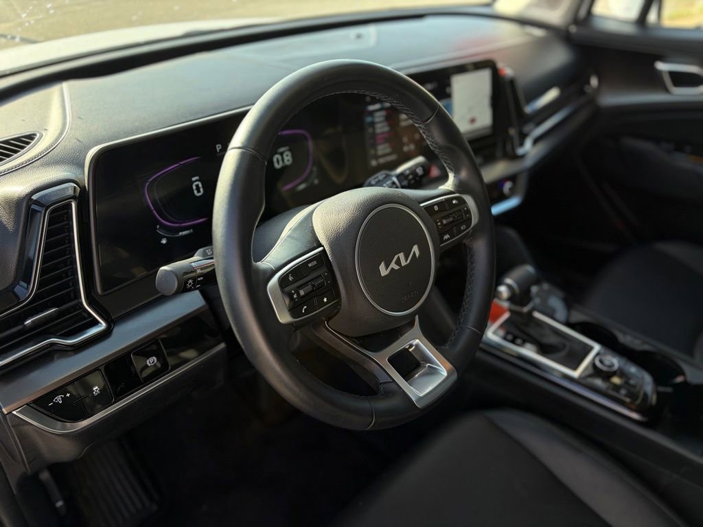 Used 2025 Kia Sportage EX image 14