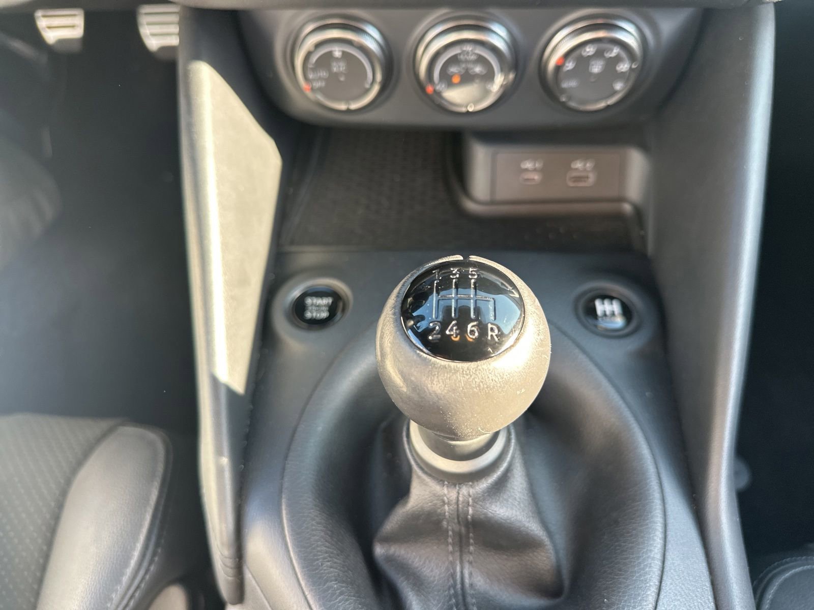 Used 2024 Nissan Z Performance w/ Floor Mat Package RWD image 20