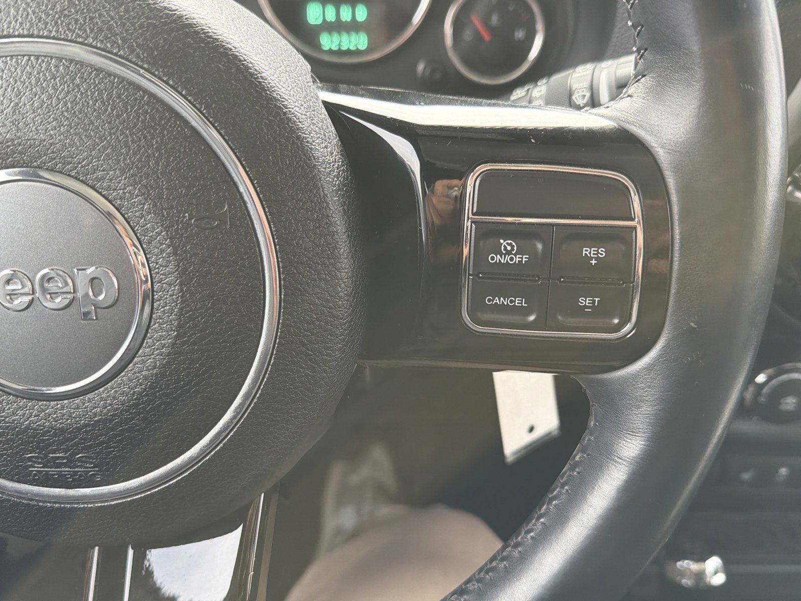 Used 2014 Jeep Wrangler Unlimited Sahara w/ Dual Top Group image 25