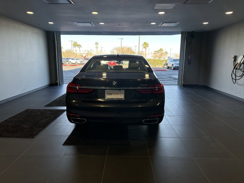 Used 2016 BMW 740i image 6