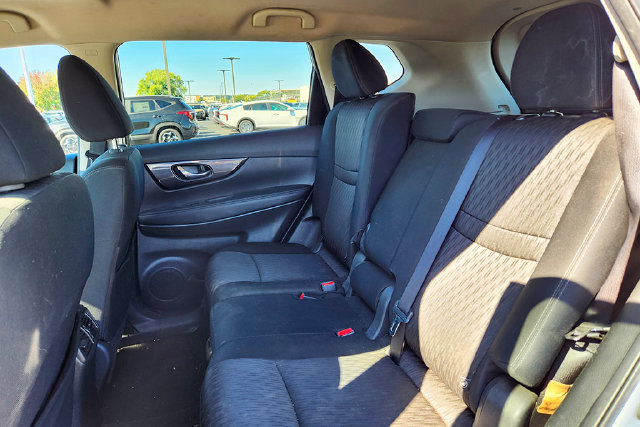 Used 2018 Nissan Rogue SV AWD/4WD image 22