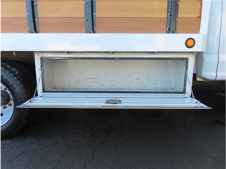 Used 2022 Ford F550 XL w/ Power Equipment Group image 9