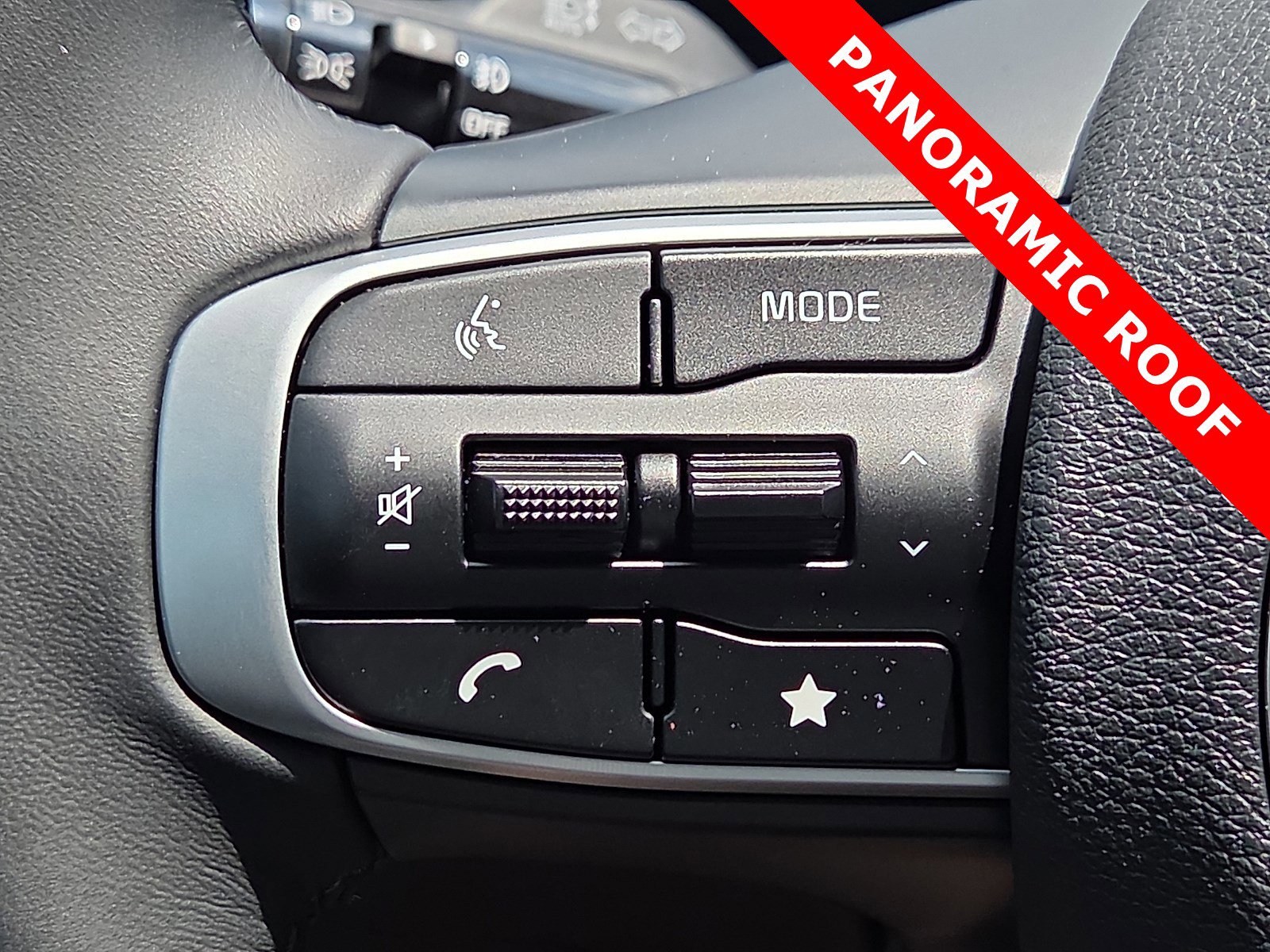 Used 2025 Kia Sportage SX FWD image 21