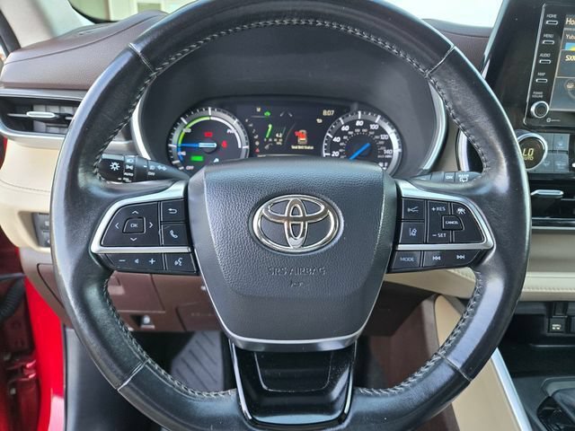 Certified 2020 Toyota Highlander XLE AWD/4WD image 26