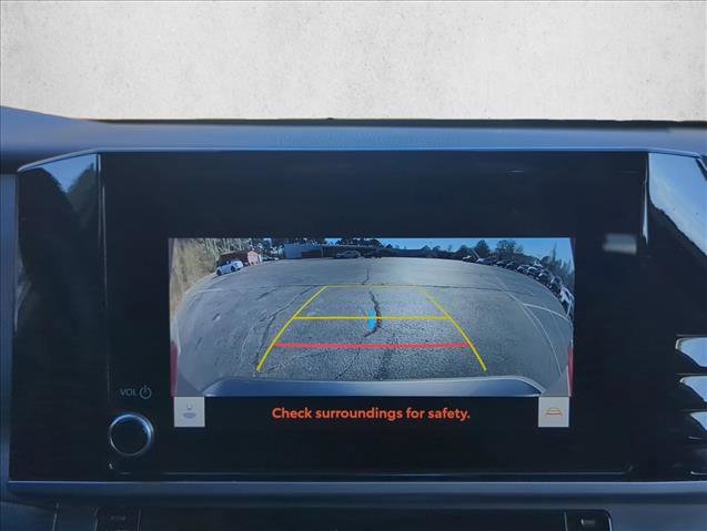 Used 2025 Toyota Camry SE image 18