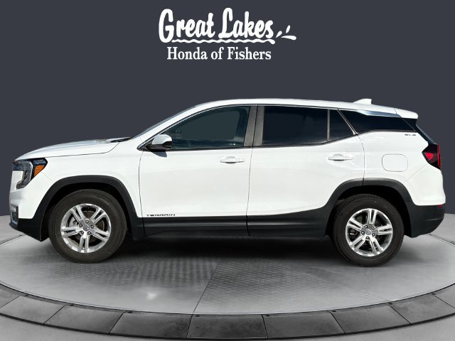 Used 2024 GMC Terrain SLE AWD/4WD image 2