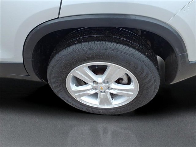 Used 2019 Chevrolet Trax LT w/ LT Convenience Package image 7