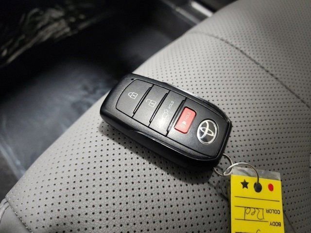 Used 2024 Toyota Highlander Platinum image 37