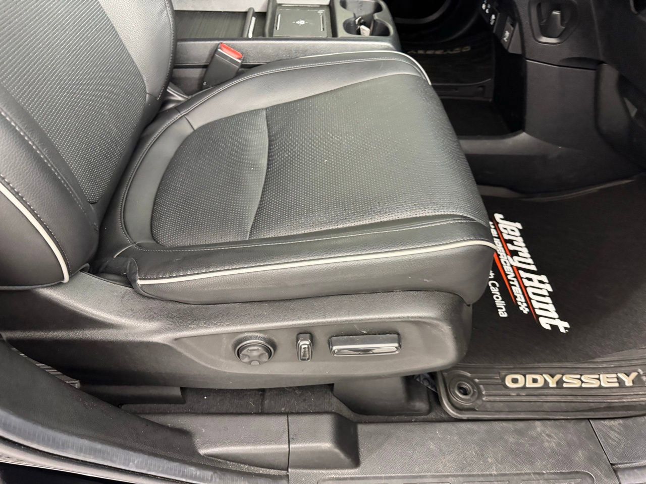 Used 2025 Honda Odyssey Elite image 34