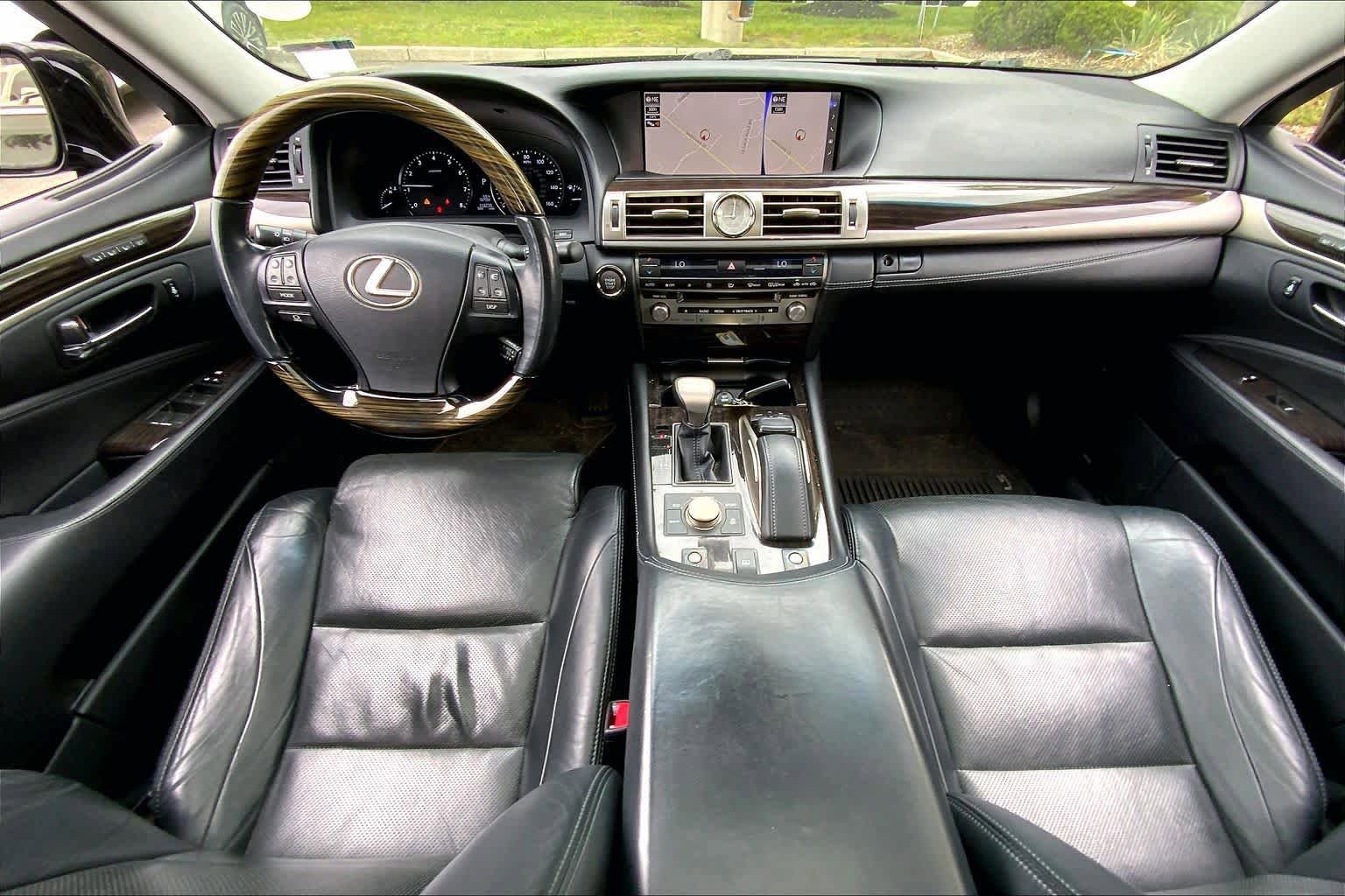 Used 2016 Lexus LS 460 AWD w/ Comfort Package image 16