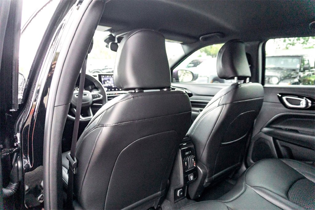 New 2026 Jeep Compass Latitude image 19