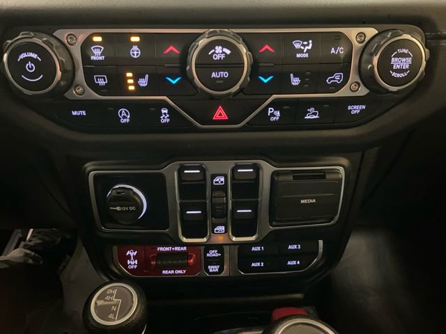 Used 2025 Jeep Wrangler Unlimited Rubicon w/ Technology Group image 23