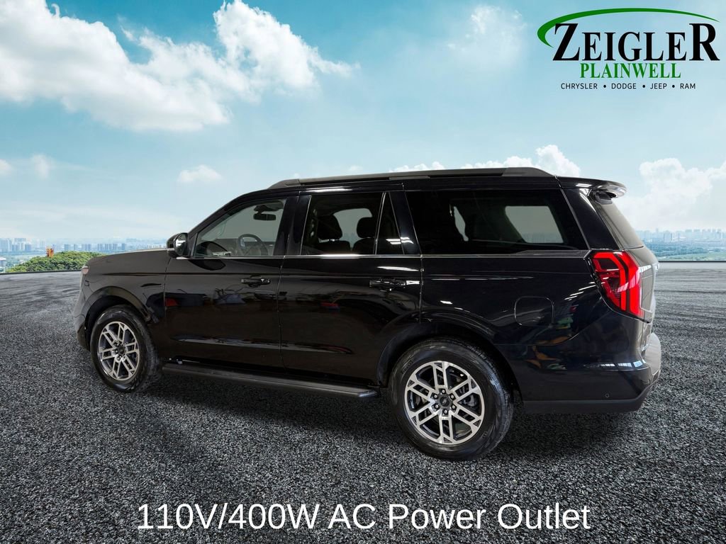 Used 2025 Ford Expedition Active image 5