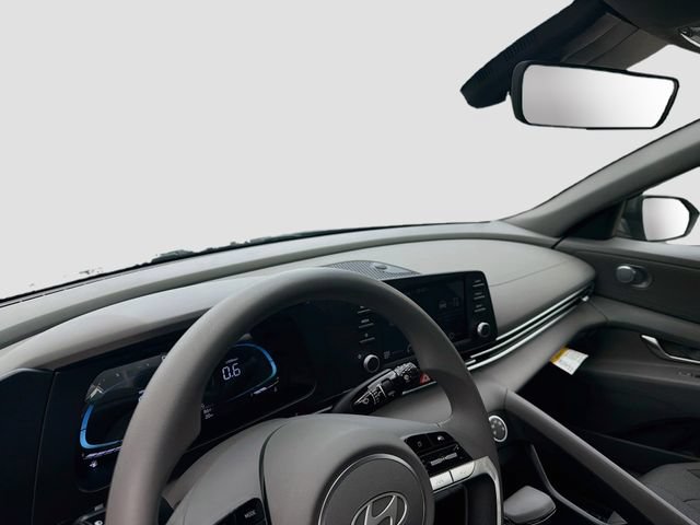 New 2026 Hyundai Elantra SE FWD image 9