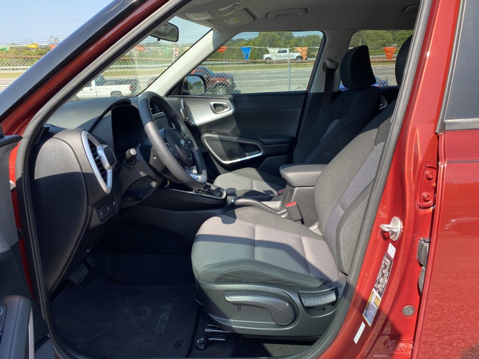 Used 2021 Kia Soul LX image 9