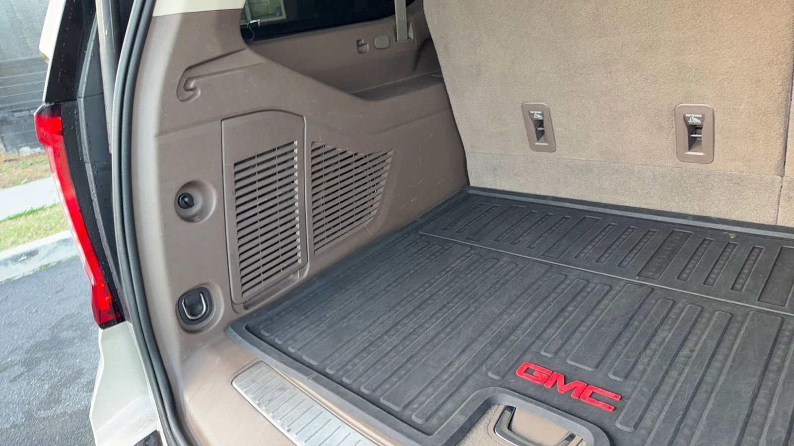 Used 2021 GMC Yukon XL Denali w/ Denali Ultimate Package image 41