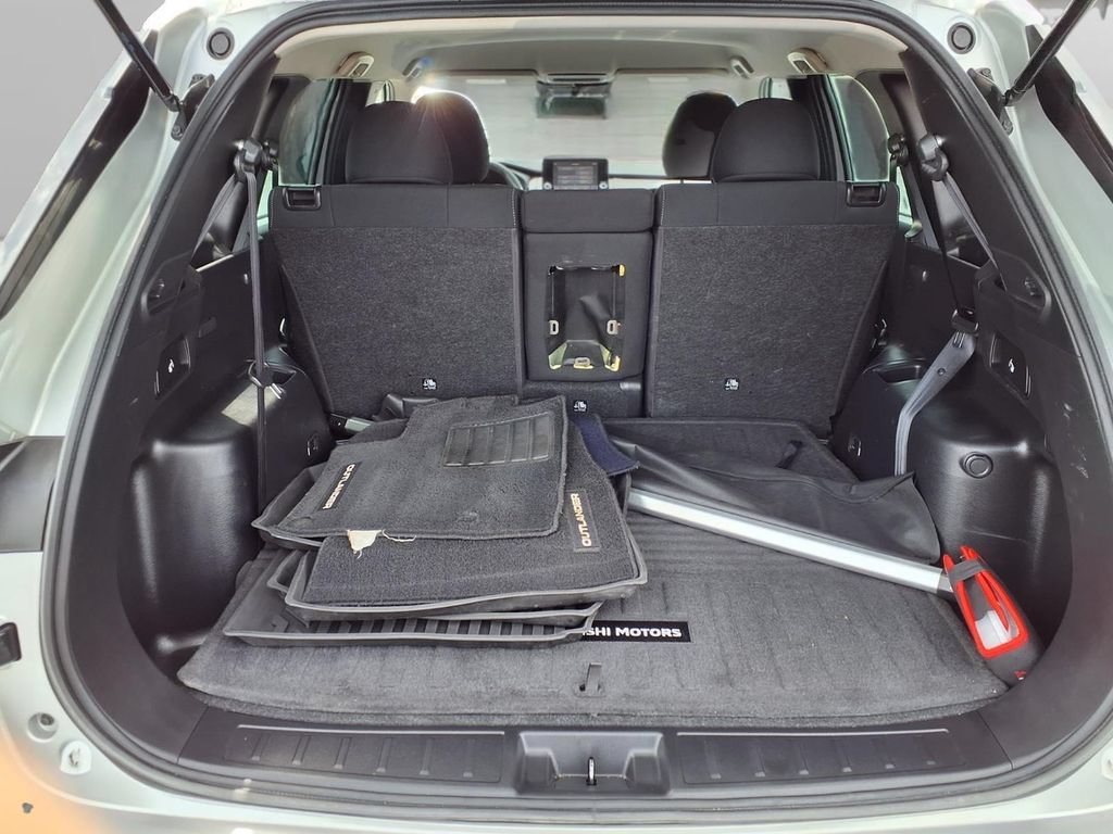Used 2022 Mitsubishi Outlander ES FWD image 26