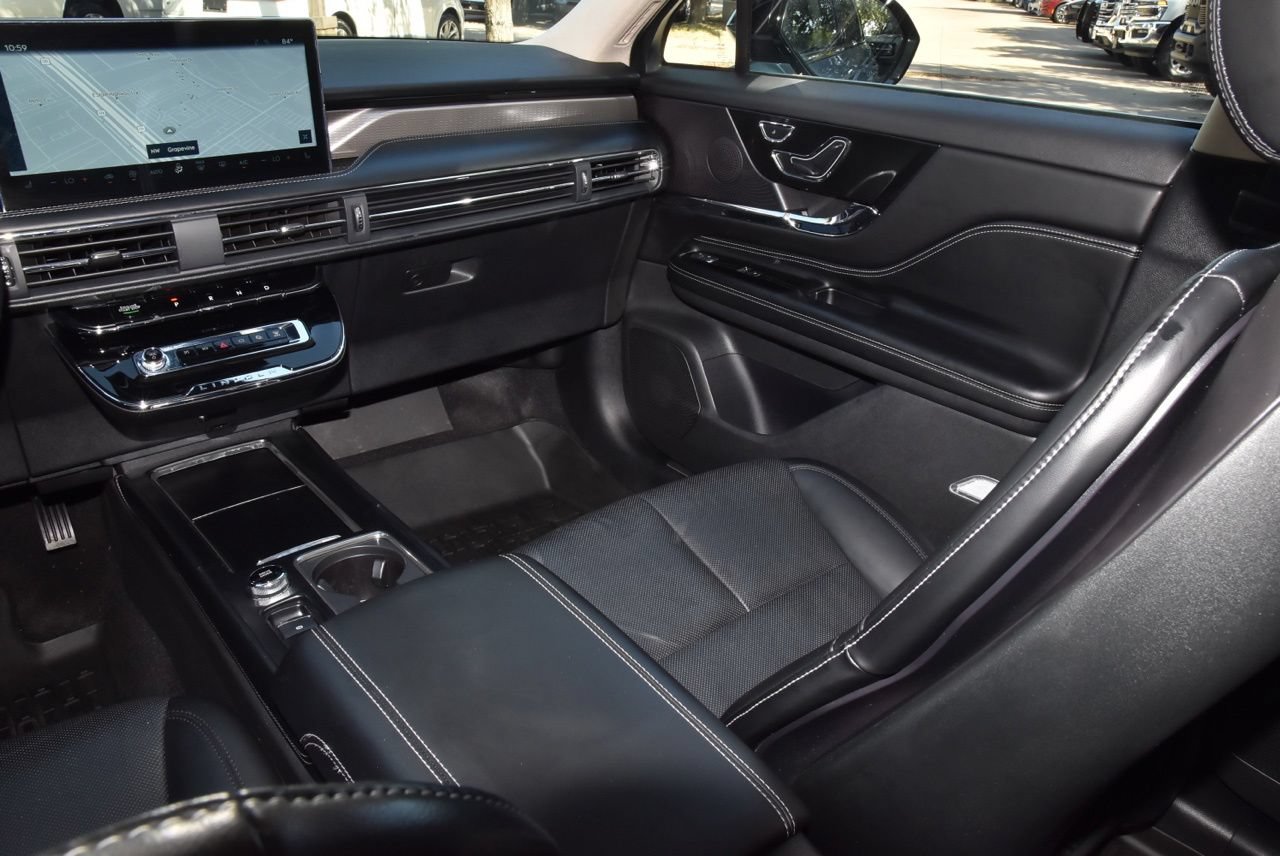 Certified 2024 Lincoln Corsair Grand Touring AWD/4WD image 17