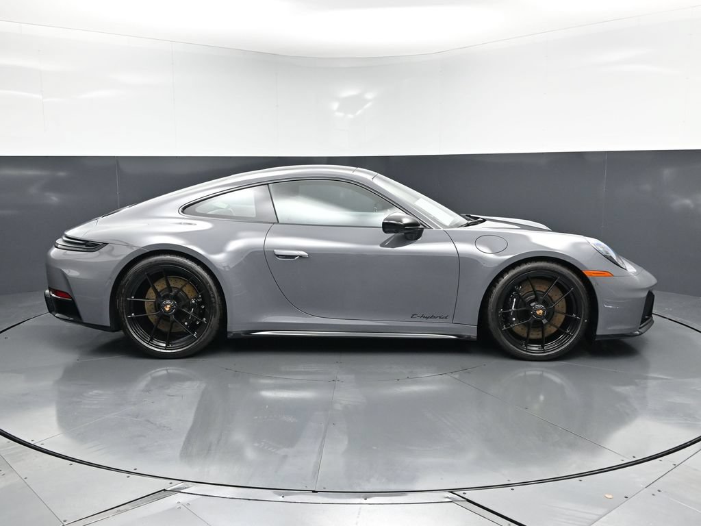 Certified 2026 Porsche 911 Carrera 4 GTS AWD/4WD image 9