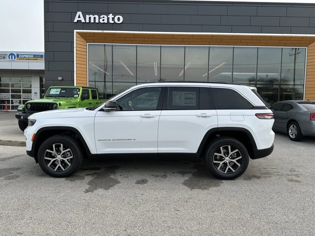 New 2026 Chrysler Pacifica Select image 9