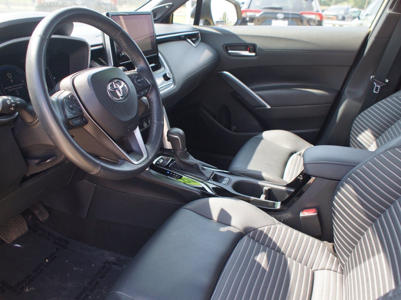 Used 2023 Toyota Corolla Cross AWD Hybrid image 13