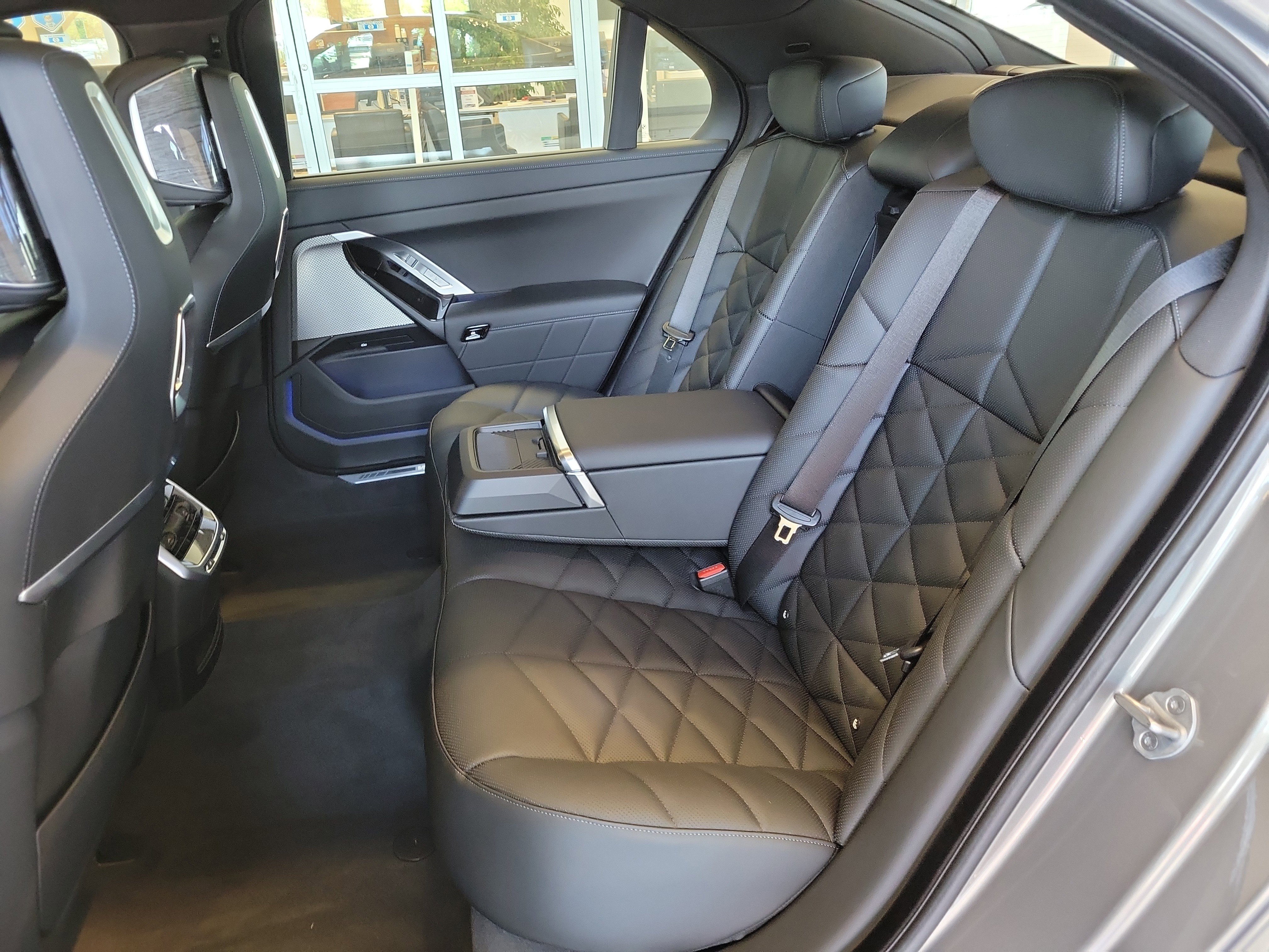 Used 2025 BMW 740i xDrive image 16