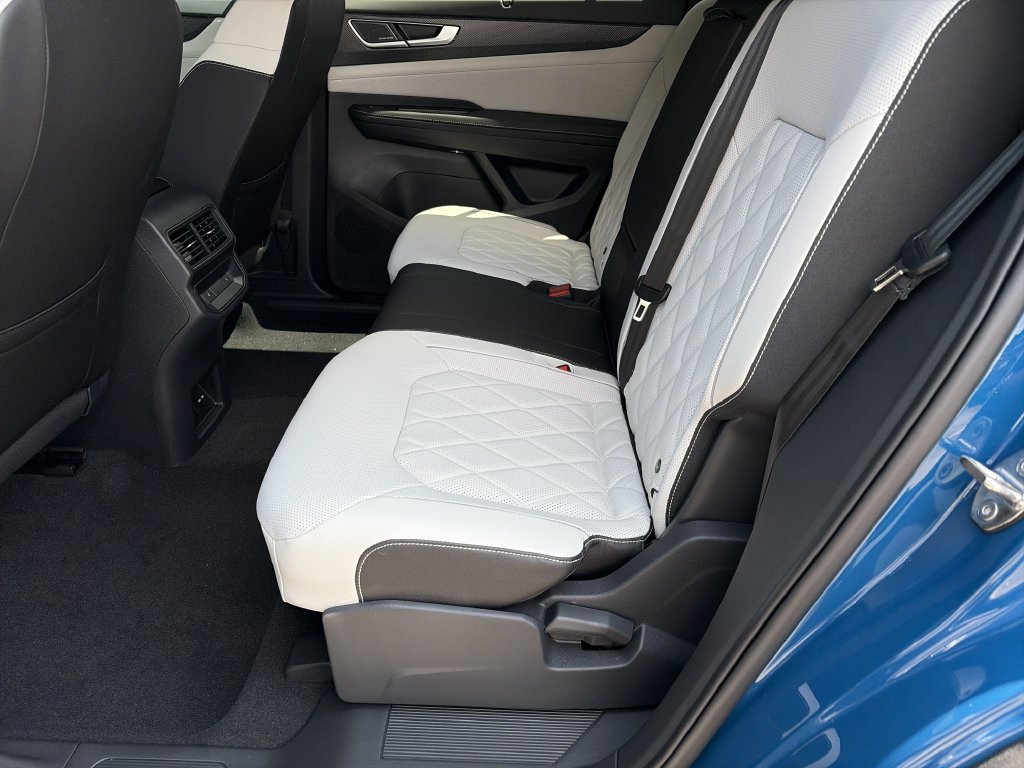 New 2026 Volkswagen Atlas Cross Sport SEL Premium R-Line AWD/4WD image 19