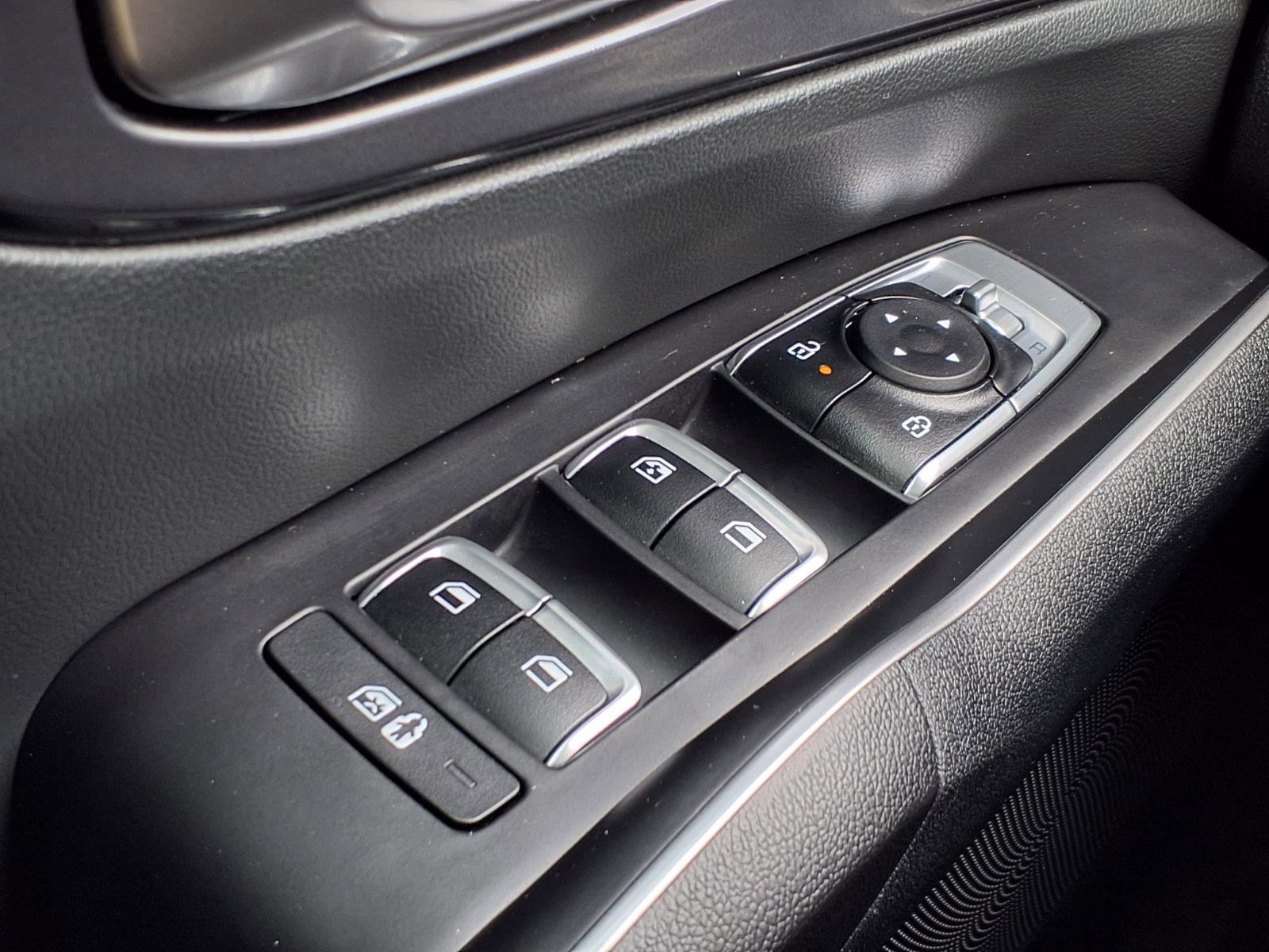 Used 2025 Kia Sorento LX image 23