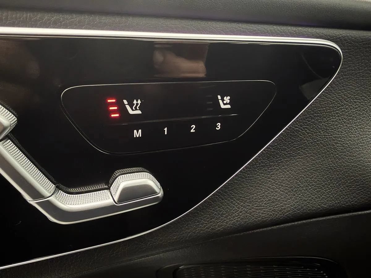 Used 2024 Mercedes-Benz GLC 300 4MATIC image 19