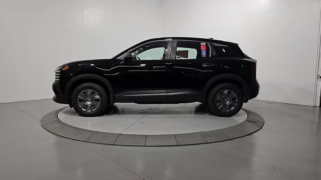 Used 2025 Nissan Kicks S AWD/4WD image 2