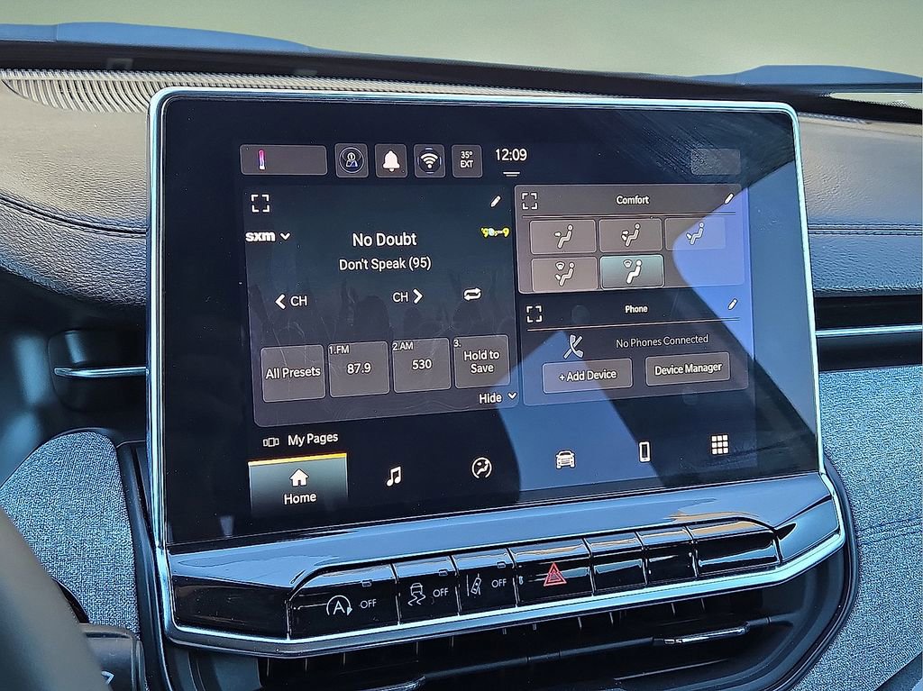 Used 2024 Jeep Compass Latitude image 28