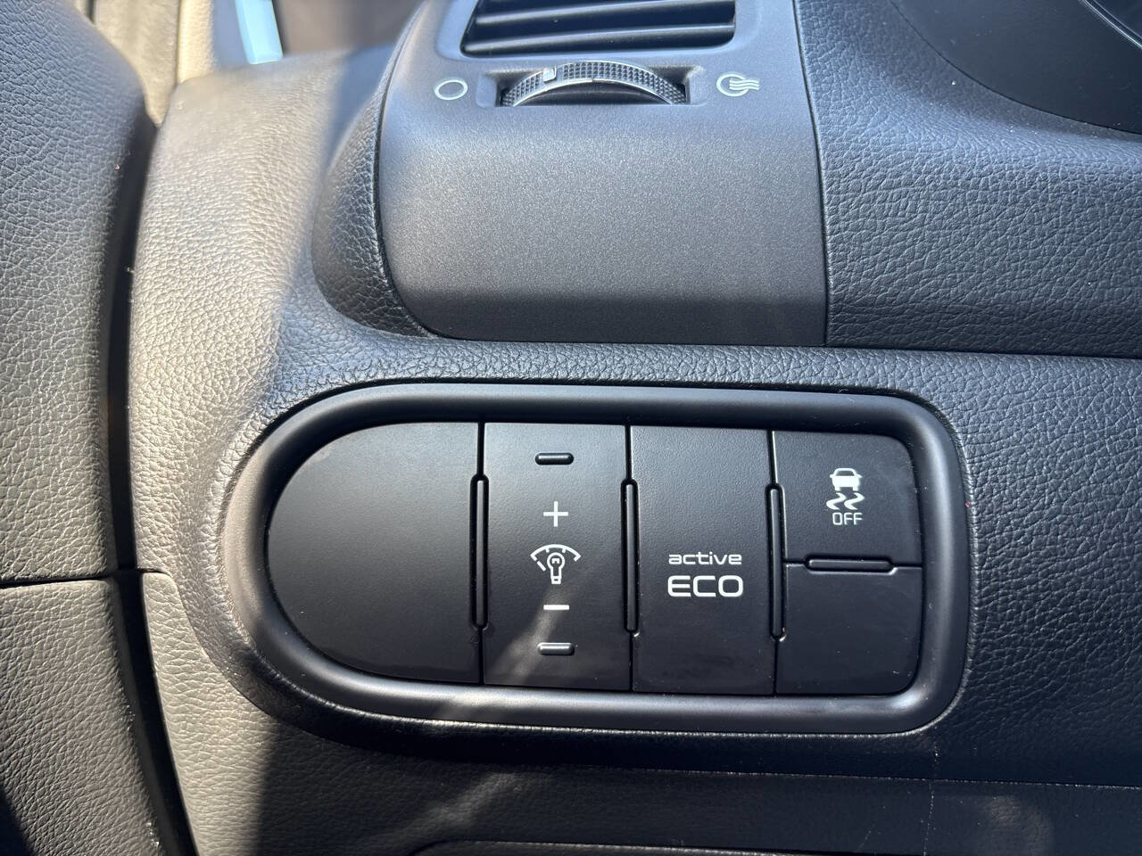 Used 2016 Kia Forte LX image 11