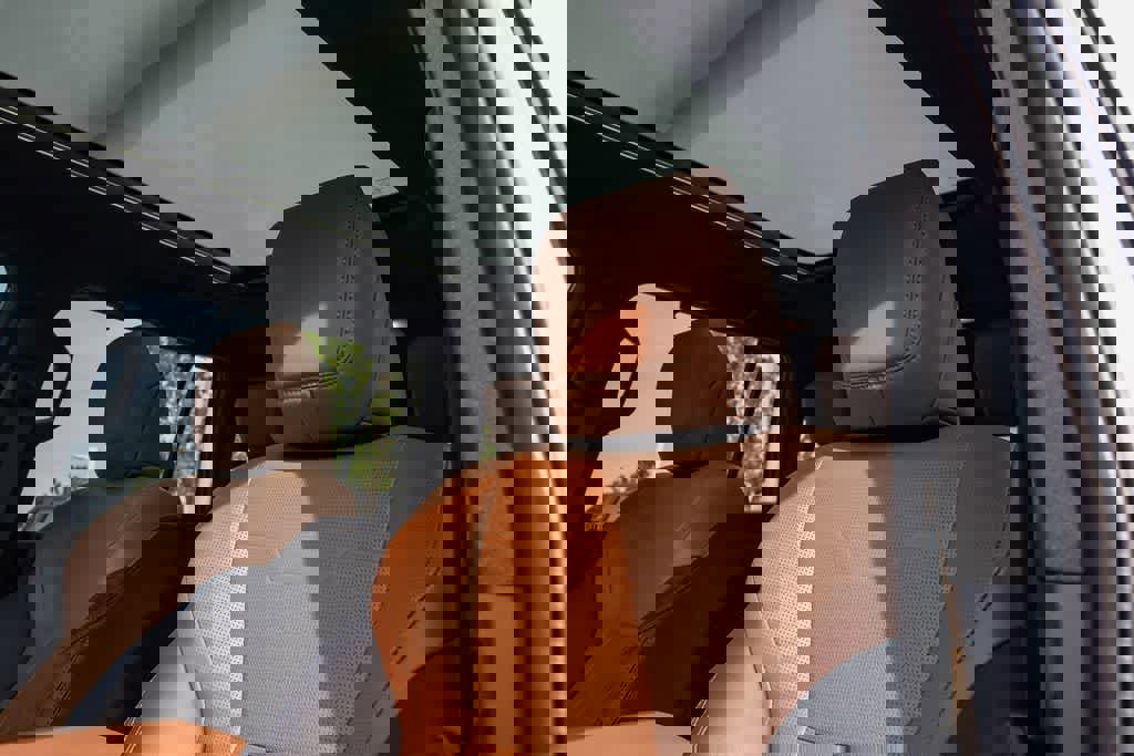 Used 2024 Lexus GX 550 w/ Accessory Package (2T) AWD/4WD image 17