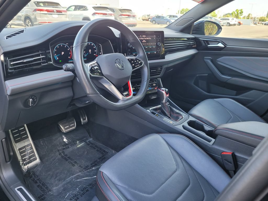Used 2025 Volkswagen Jetta GLI Autobahn FWD image 11