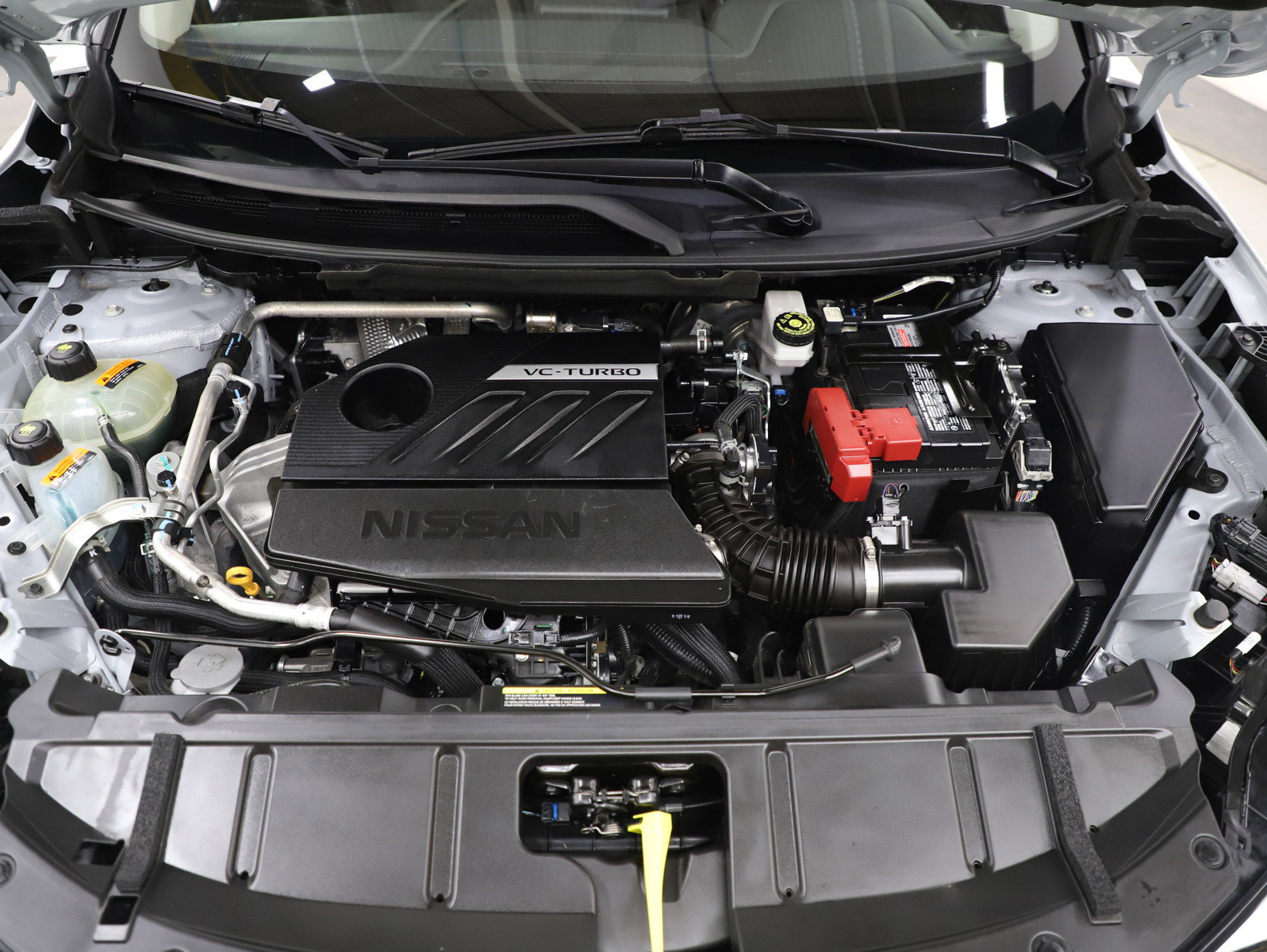 Used 2025 Nissan Rogue SV image 32