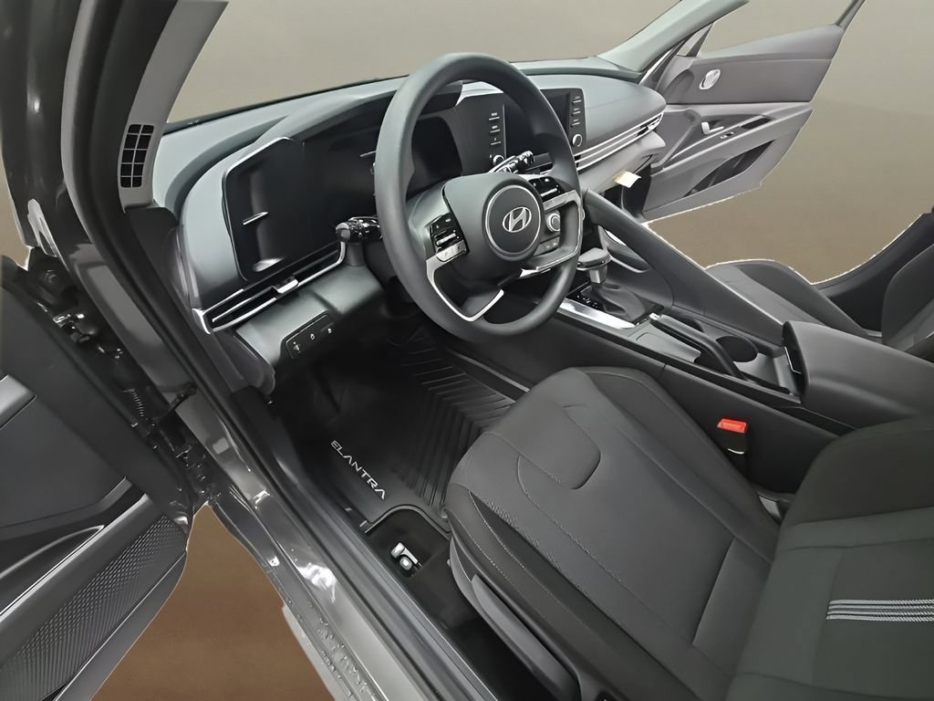 New 2026 Hyundai Elantra SE FWD image 31