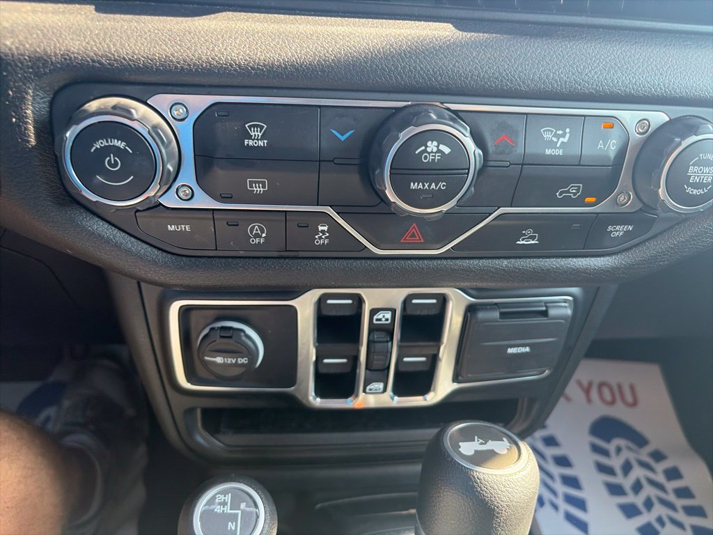 Used 2024 Jeep Wrangler Unlimited Sport AWD/4WD image 24