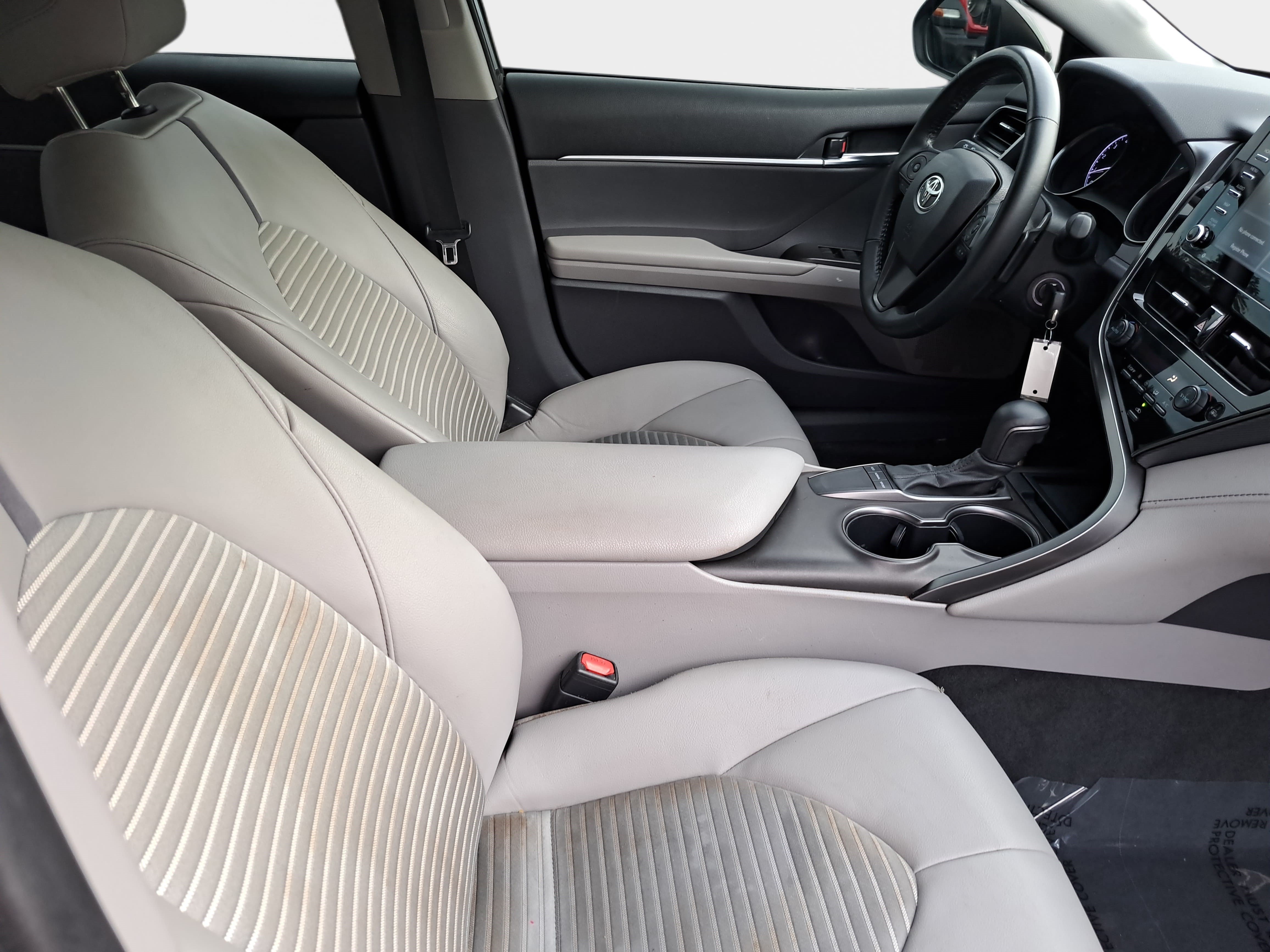 Used 2022 Toyota Camry SE FWD image 10