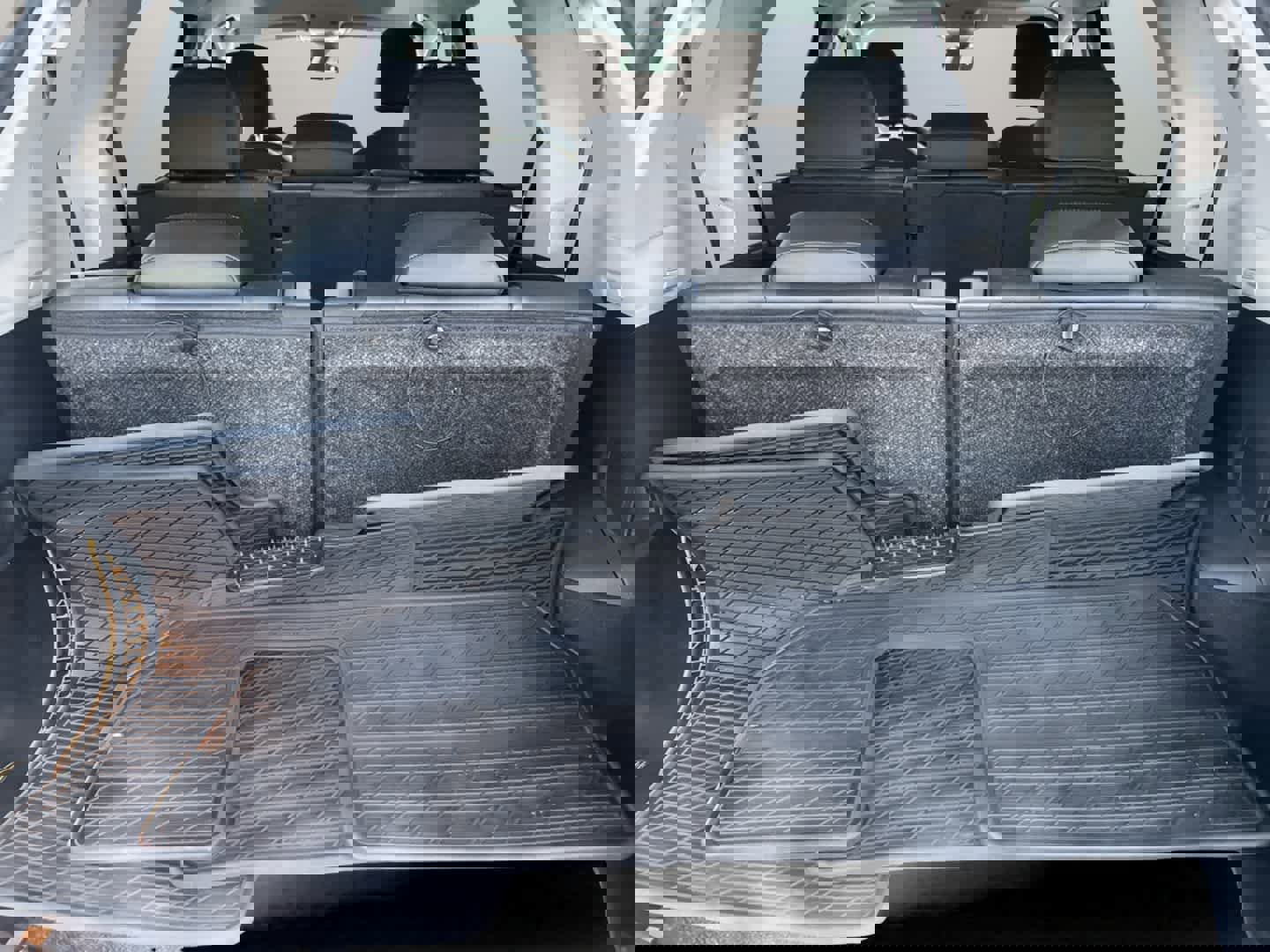 Certified 2020 Volkswagen Tiguan SEL image 9