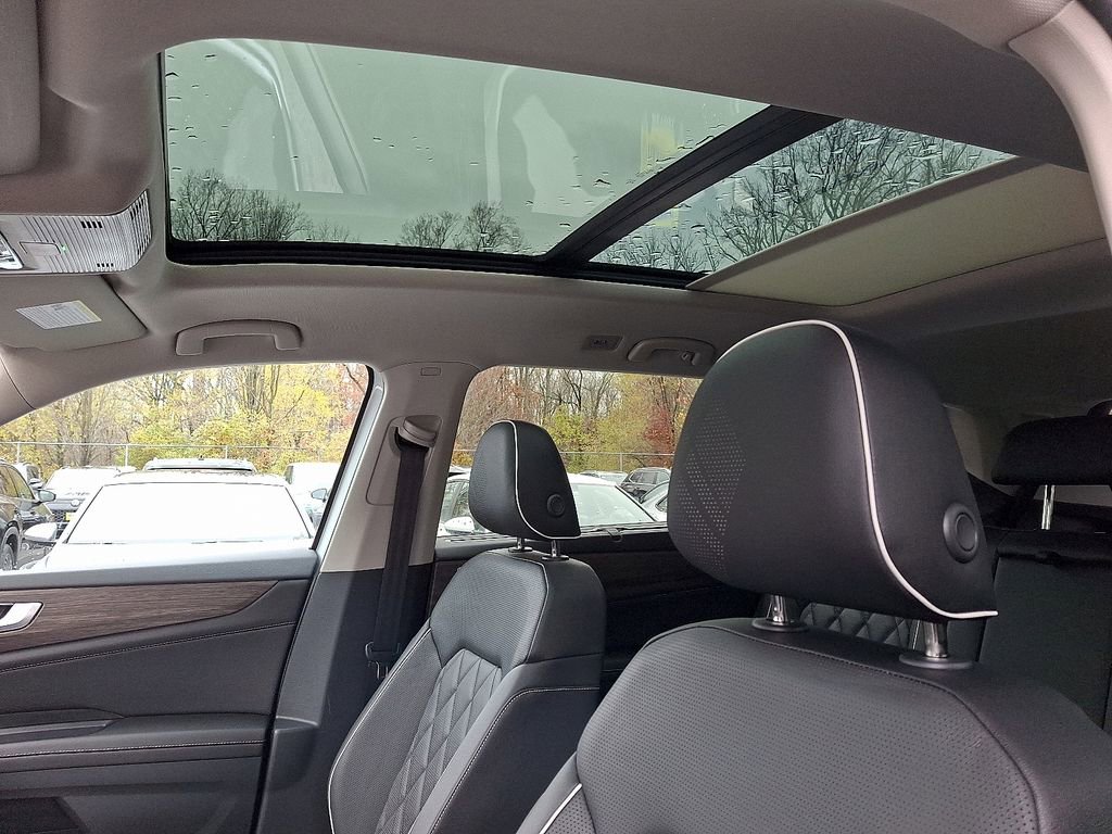 New 2026 Volkswagen Atlas SEL Premium R-Line image 9